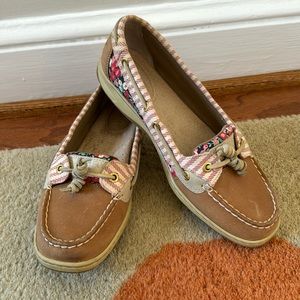 women’s Sperry Top Sider Angelfish cherry berry leaf print boat shoes size 8M